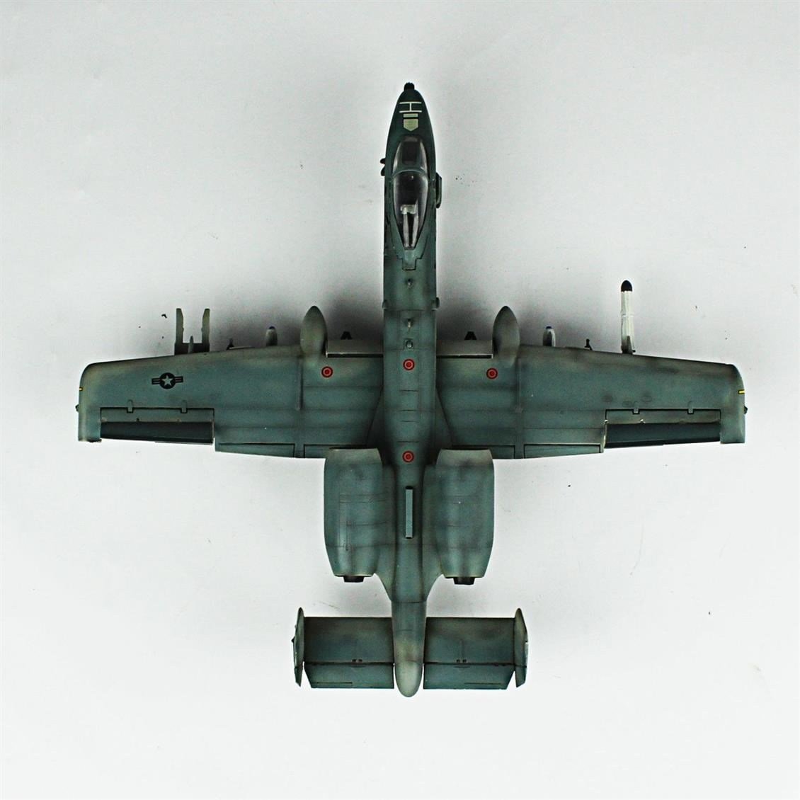 QD127 1/72 A-10A Thunderbolt II Sergilemeye Hazır Plastik Uçak Modeli