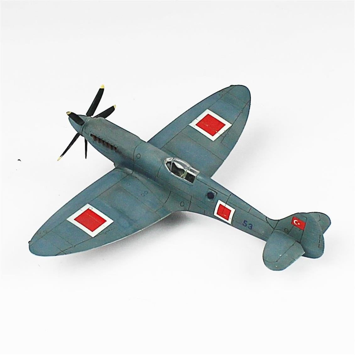 QD131 1/72 Spitfire Pru Sergilemeye Hazır Plastik Uçak Modeli