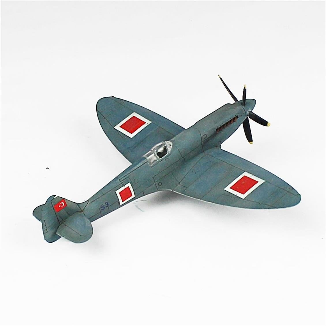 QD131 1/72 Spitfire Pru Sergilemeye Hazır Plastik Uçak Modeli