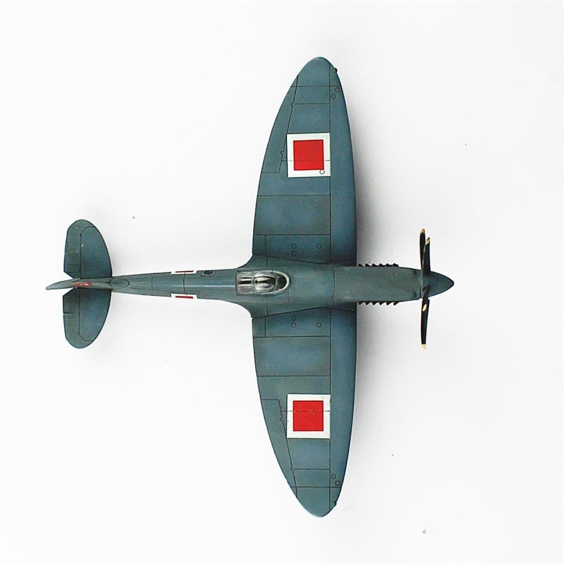 QD131 1/72 Spitfire Pru Sergilemeye Hazır Plastik Uçak Modeli