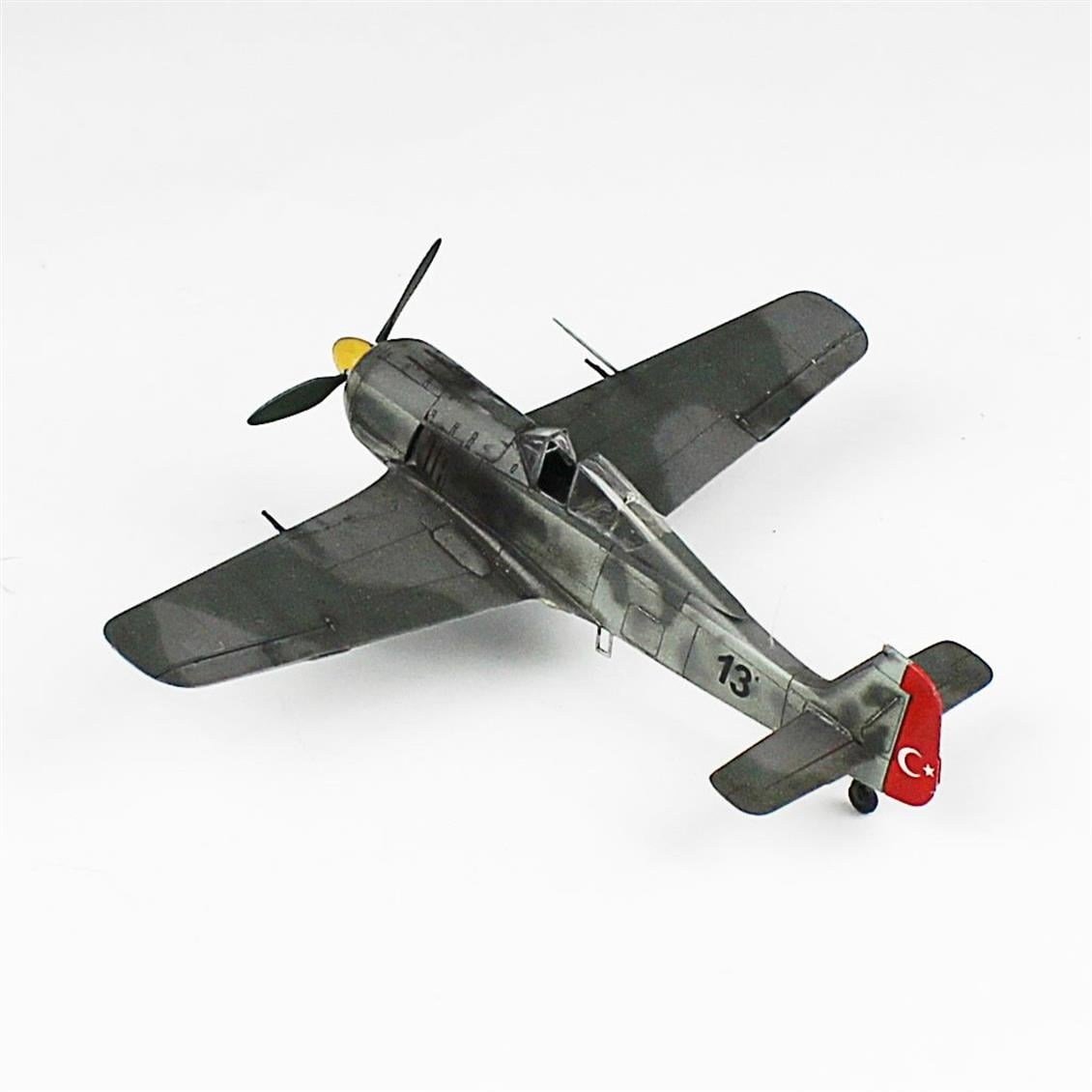 QD133 1/72 Focke-Wulf 190 A-3 Sergilemeye Hazır Plastik Uçak Modeli
