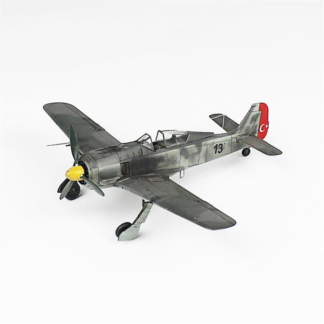 QD133 1/72 Focke-Wulf 190 A-3 Sergilemeye Hazır Plastik Uçak Modeli