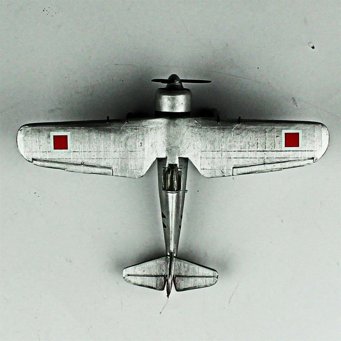 QD134 1/72 P-24C Sergilemeye Hazır Plastik Uçak Modeli