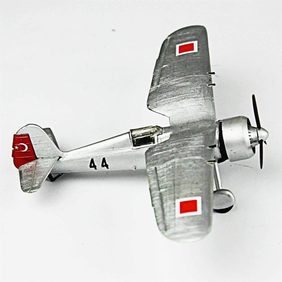 QD134 1/72 P-24C Sergilemeye Hazır Plastik Uçak Modeli