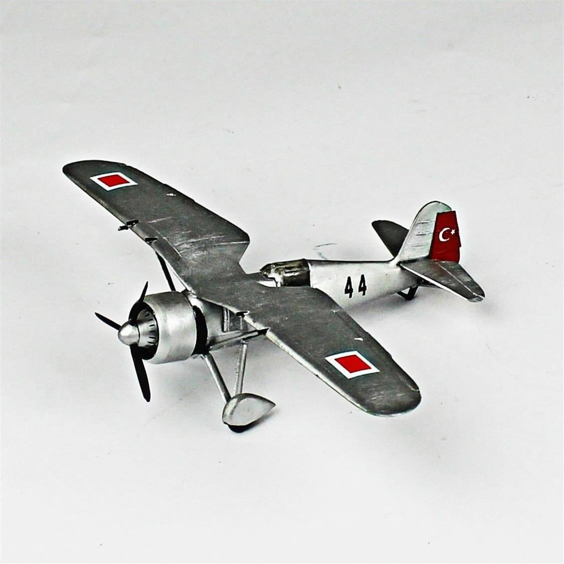 QD134 1/72 P-24C Sergilemeye Hazır Plastik Uçak Modeli