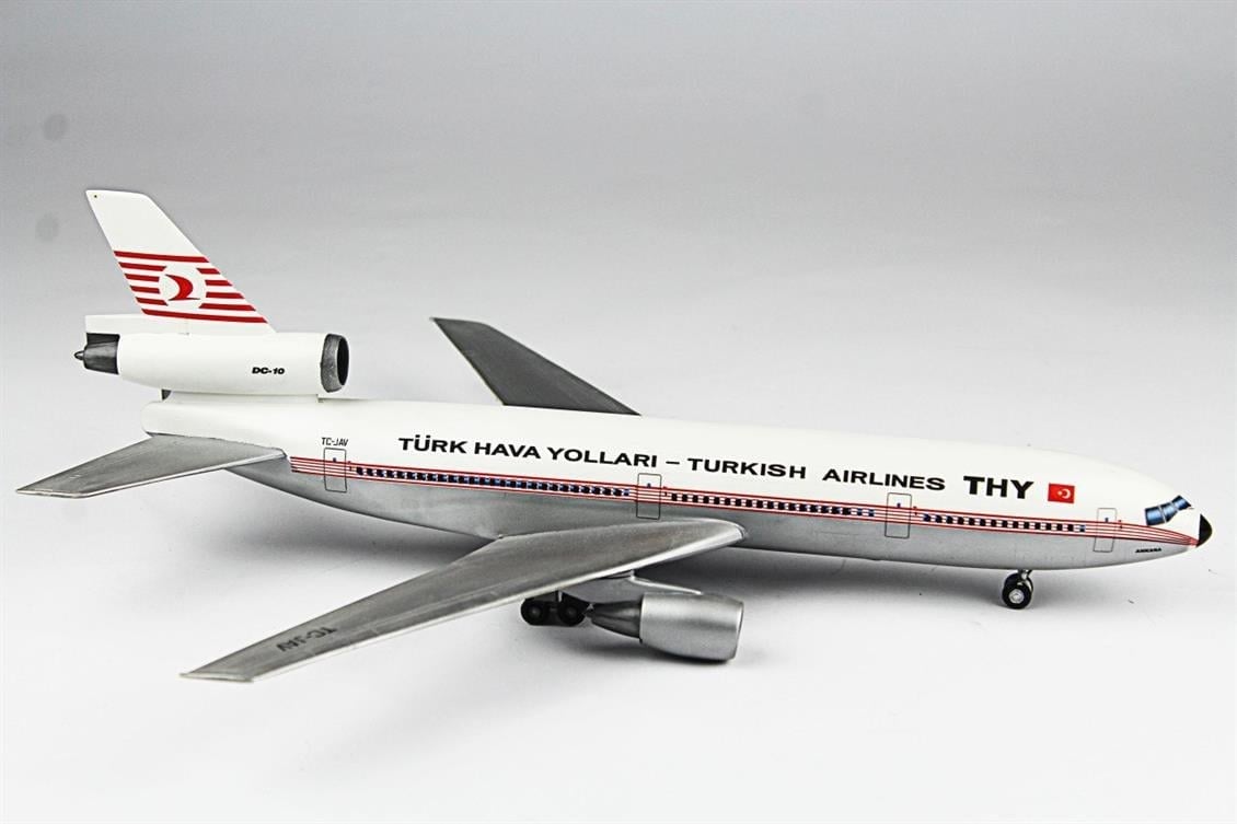 QD135 1/144 DC-10 Sergilemeye Hazır Plastik Uçak Modeli