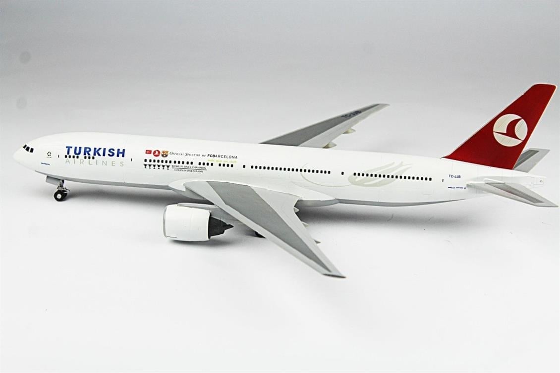 QD136 1/144 B-777 Sergilemeye Hazır Plastik Uçak Modeli