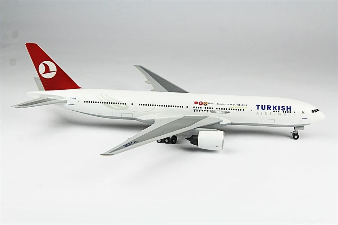 QD136 1/144 B-777 Sergilemeye Hazır Plastik Uçak Modeli