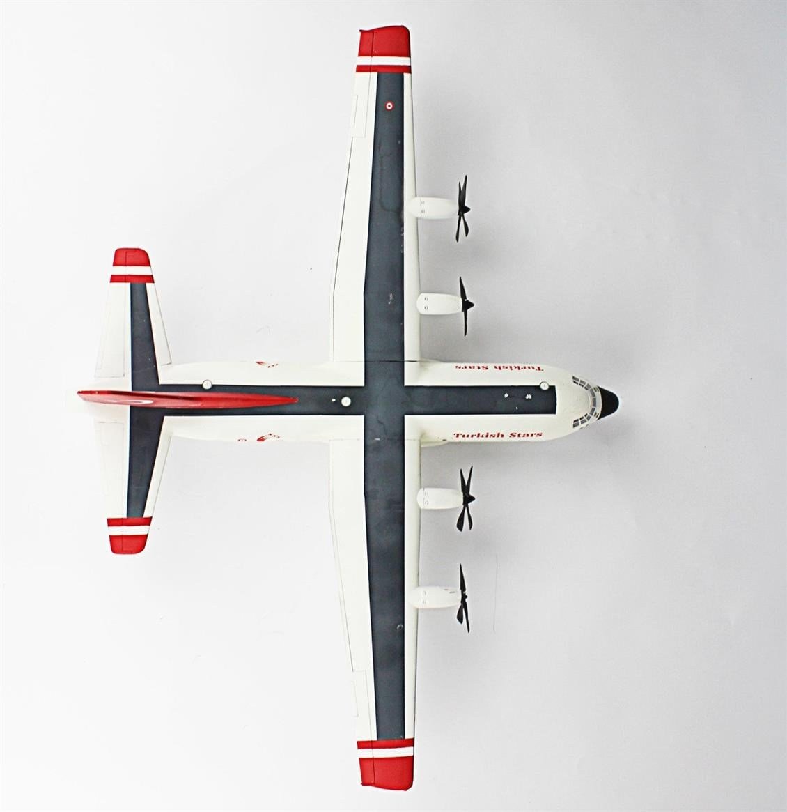 QD138 1/144 C-130 E Hercules Sergilemeye Hazır Plastik Uçak Modeli
