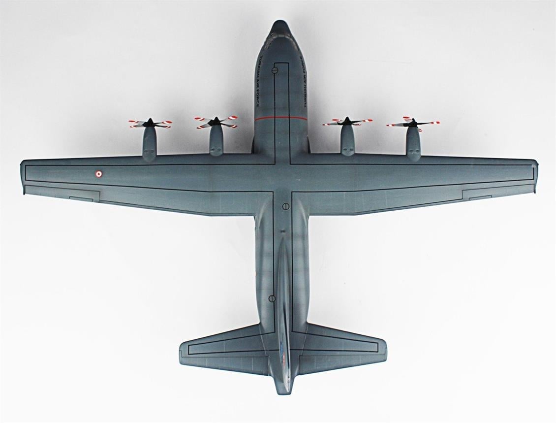 QD140 1/144 C-130 B Hercules Sergilemeye Hazır Plastik Uçak Modeli