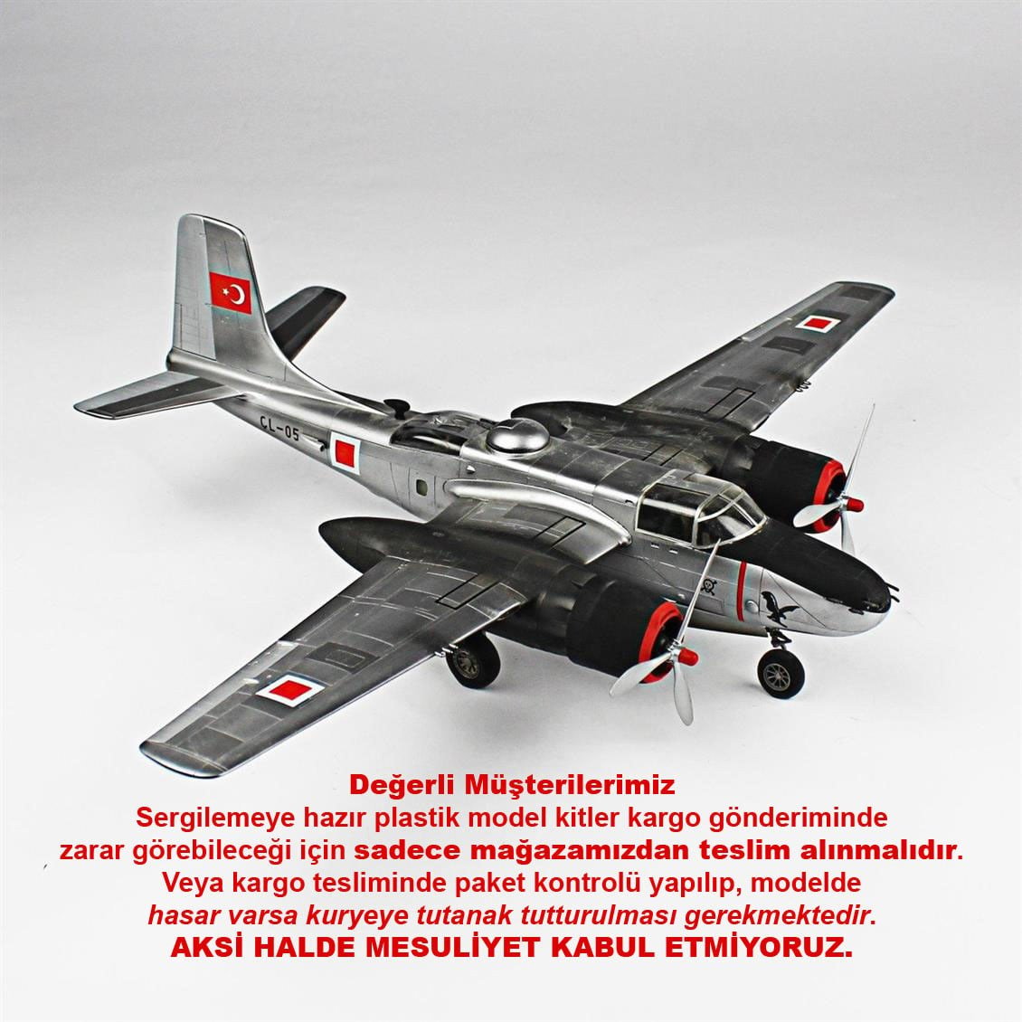 QD141 1/48 A-26B Invader Sergilemeye Hazır Plastik Uçak Modeli