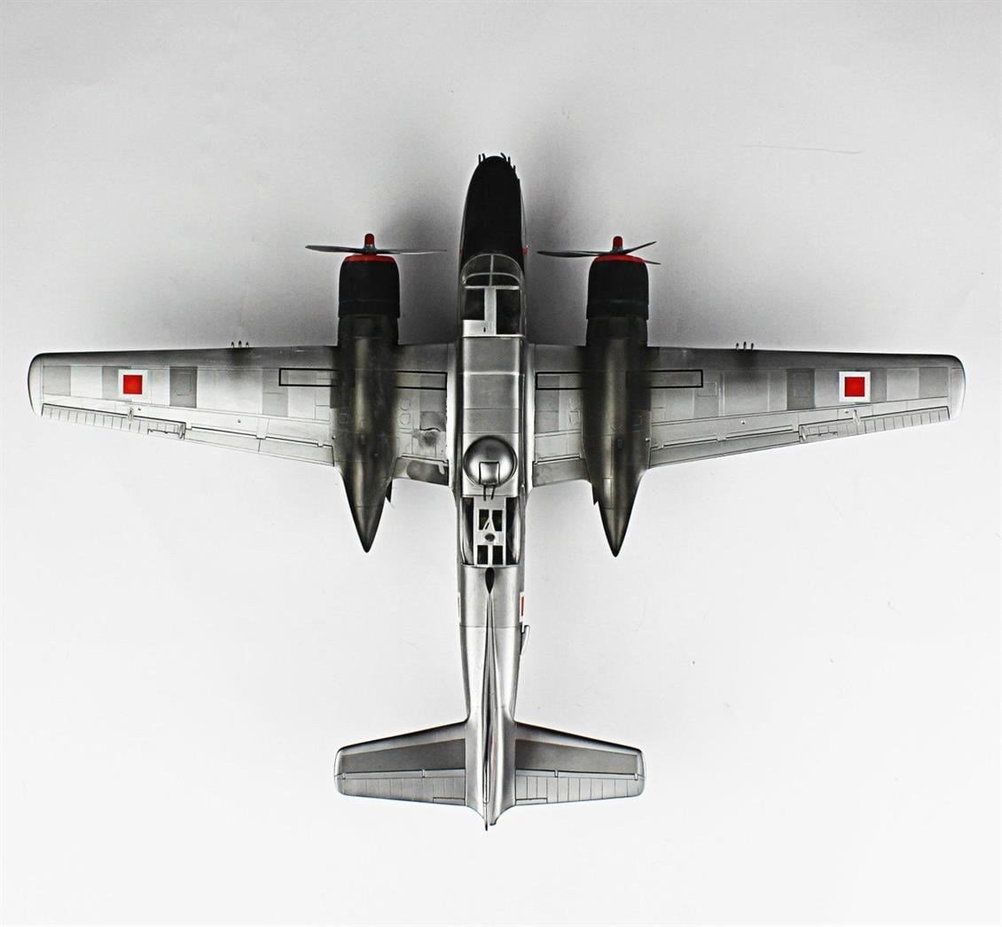 QD141 1/48 A-26B Invader Sergilemeye Hazır Plastik Uçak Modeli