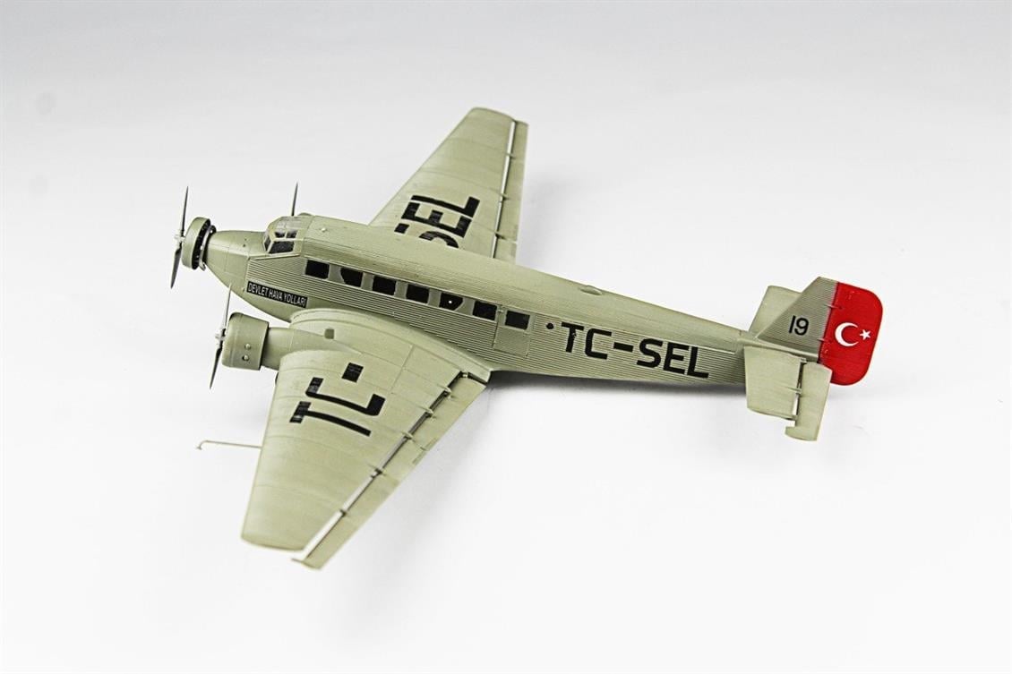 QD144 1/72 JU-52 Sergilemeye Hazır Plastik Uçak Modeli