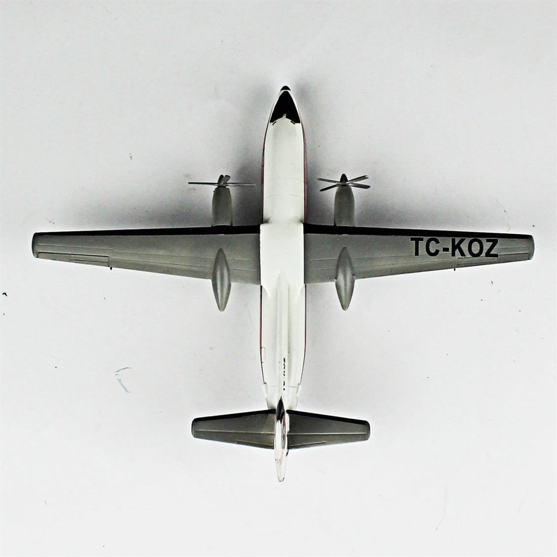 QD145 1/144 F-27 Sergilemeye Hazır Plastik Uçak Modeli