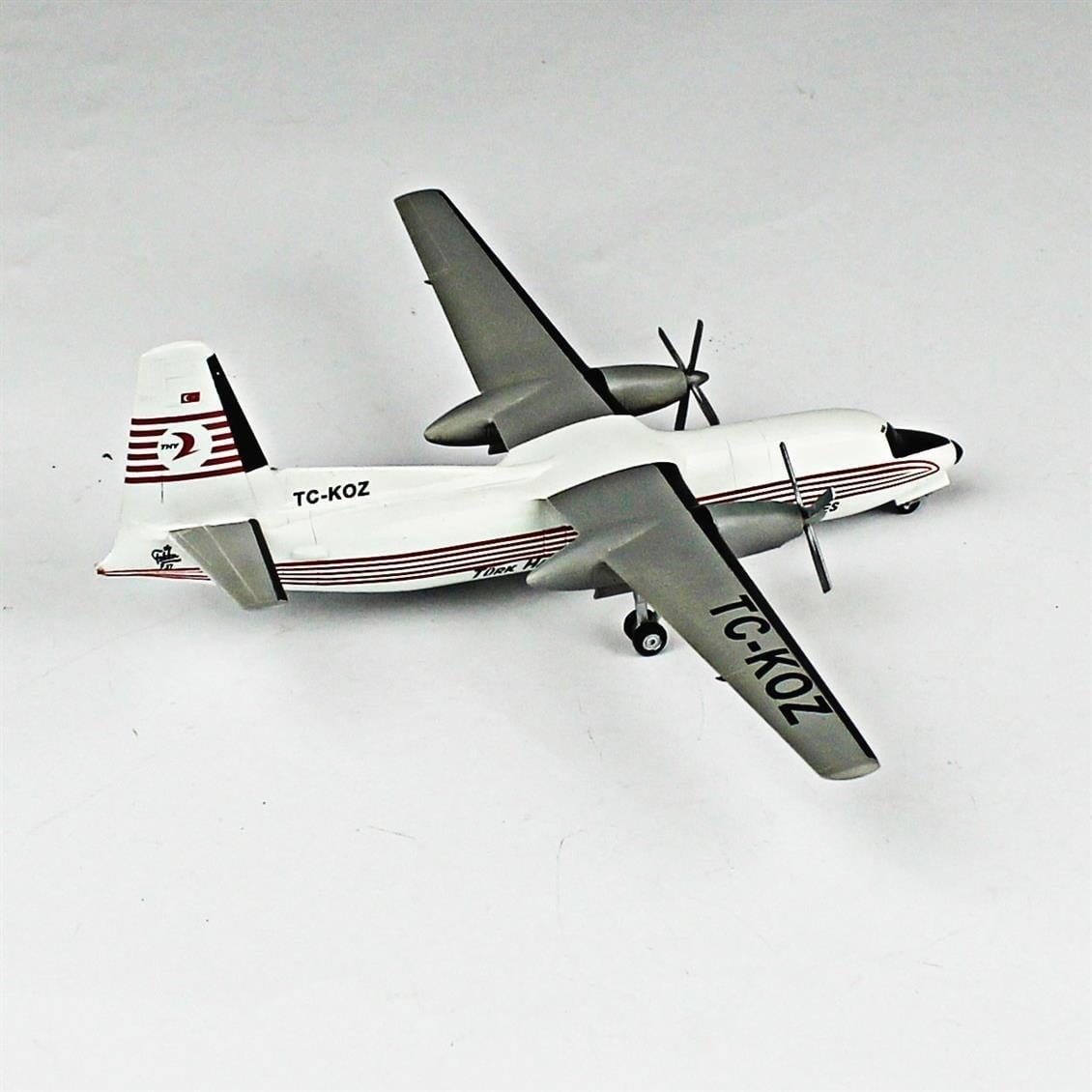 QD145 1/144 F-27 Sergilemeye Hazır Plastik Uçak Modeli