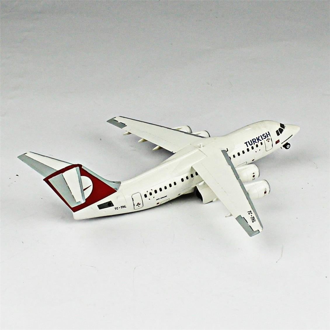 QD147 1/144 RJ-45 Sergilemeye Hazır Plastik Uçak Modeli
