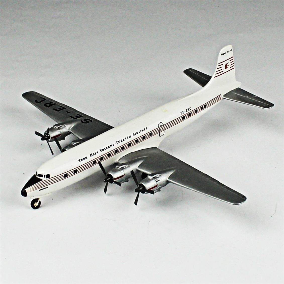 QD148 1/144 DC-6 Sergilemeye Hazır Plastik Uçak Modeli