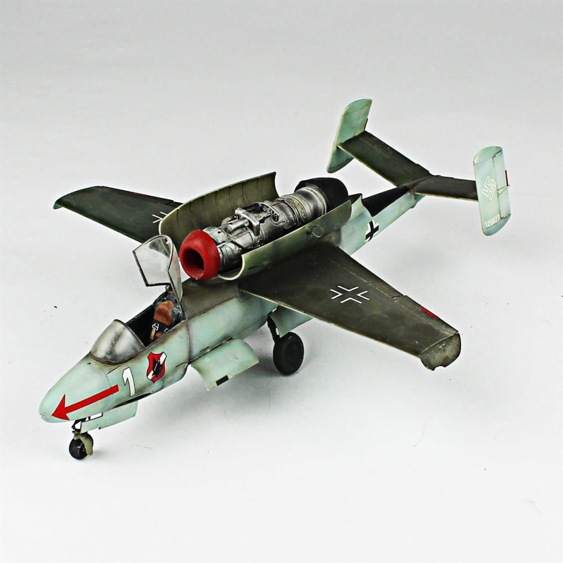 QD149 1/48 HE-162 Sergilemeye Hazır Plastik Uçak Modeli