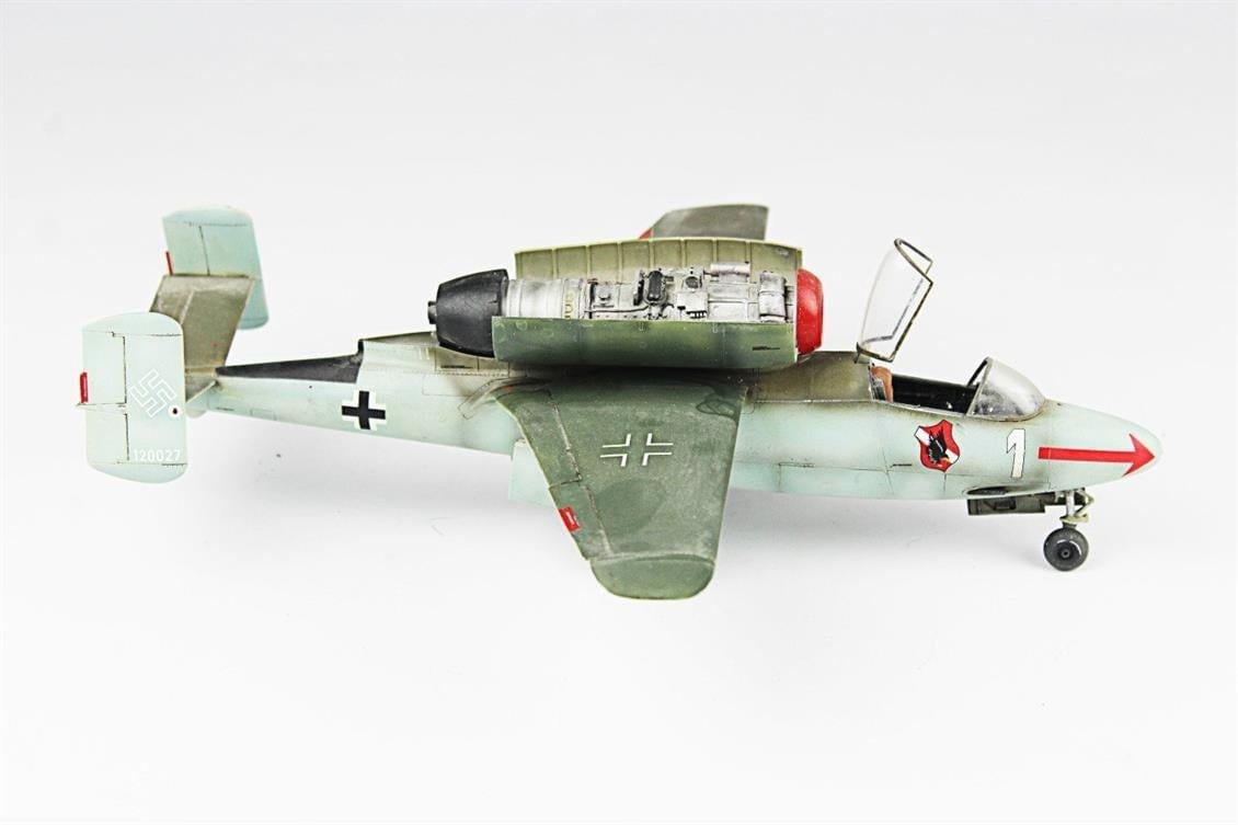 QD149 1/48 HE-162 Sergilemeye Hazır Plastik Uçak Modeli