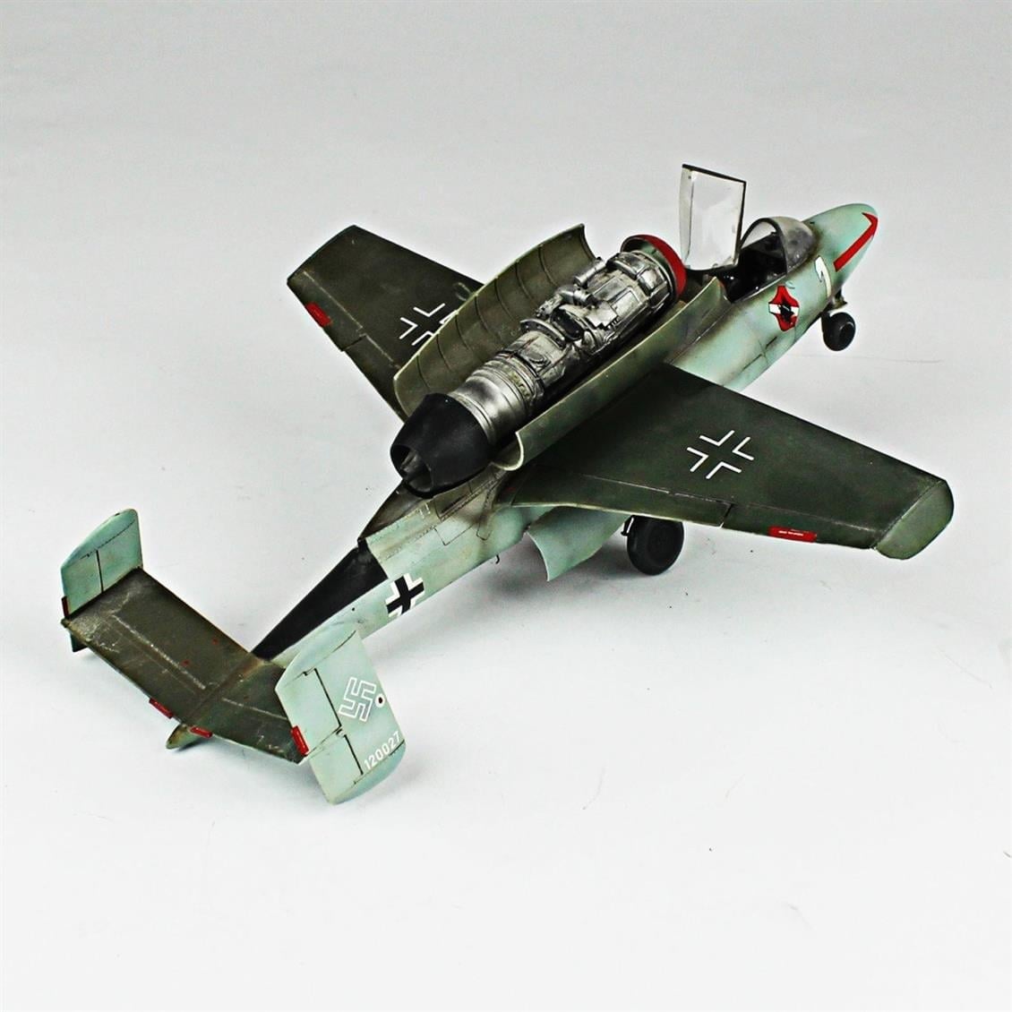 QD149 1/48 HE-162 Sergilemeye Hazır Plastik Uçak Modeli