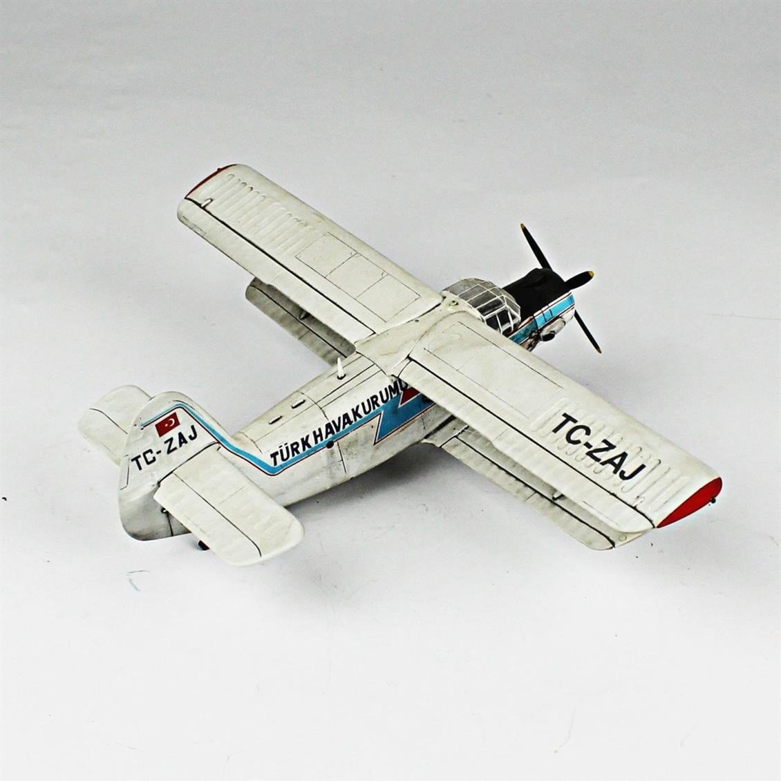QD150 1/72 Antonov Sergilemeye Hazır Plastik Uçak Modeli