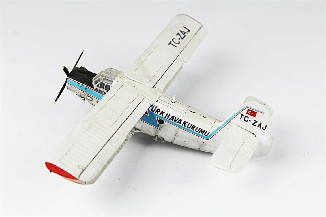 QD150 1/72 Antonov Sergilemeye Hazır Plastik Uçak Modeli