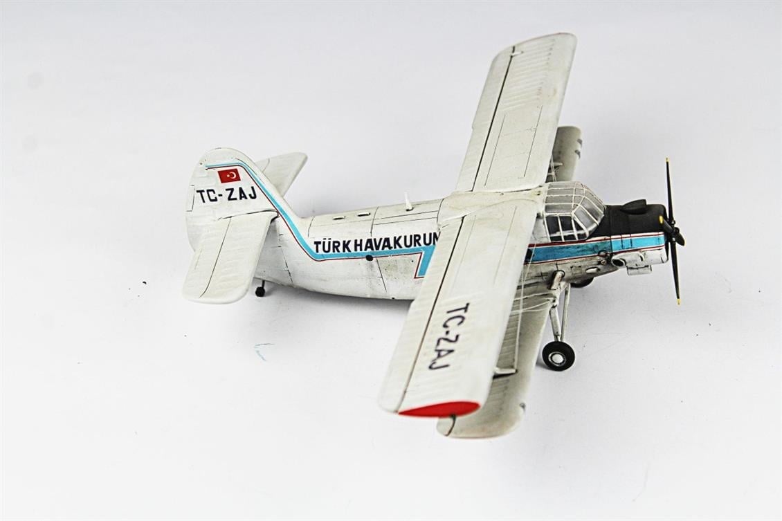 QD150 1/72 Antonov Sergilemeye Hazır Plastik Uçak Modeli