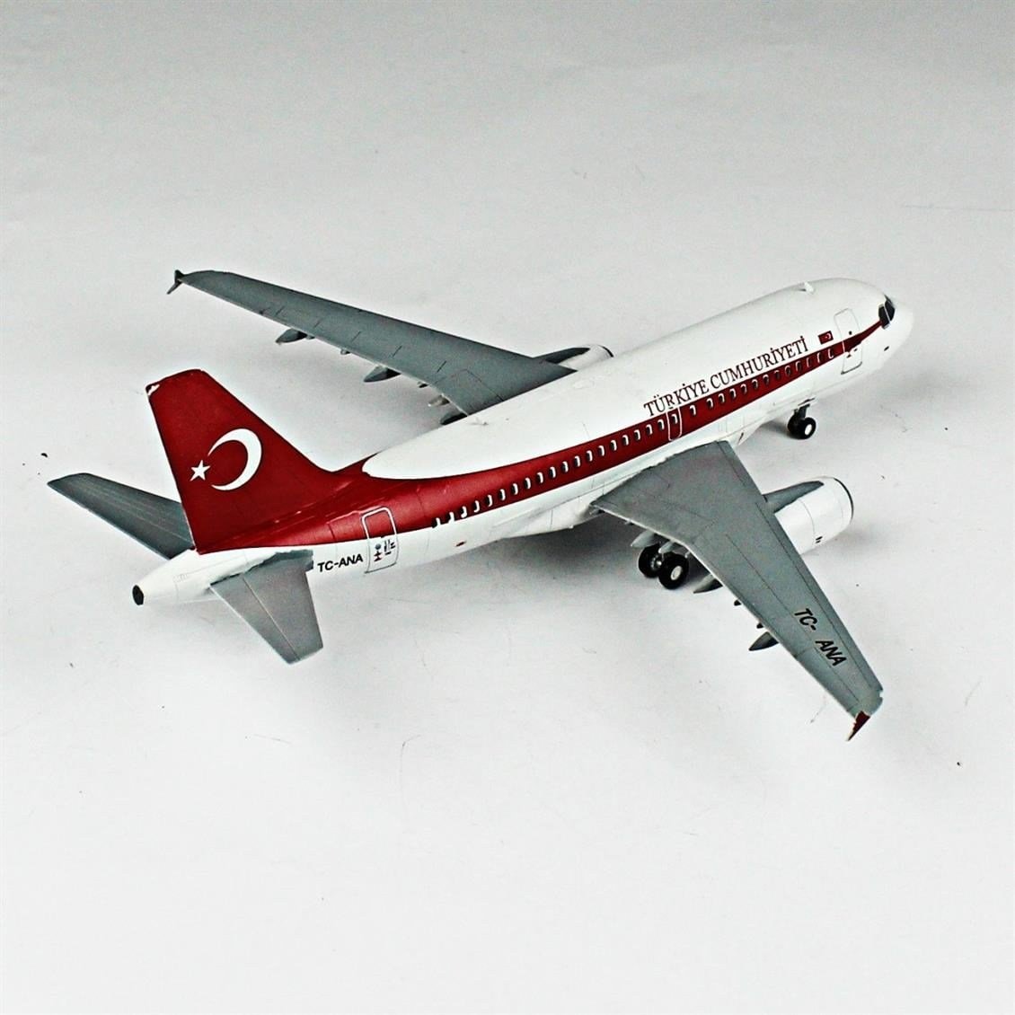QD153 1/144 Yolcu Uçağı Sergilemeye Hazır Plastik Uçak Modeli