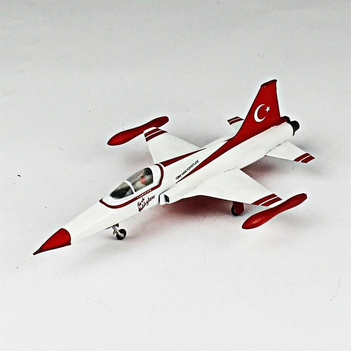 QD157 1/72 F-5N Freedom Fighter Sergilemeye Hazır Plastik Uçak Modeli