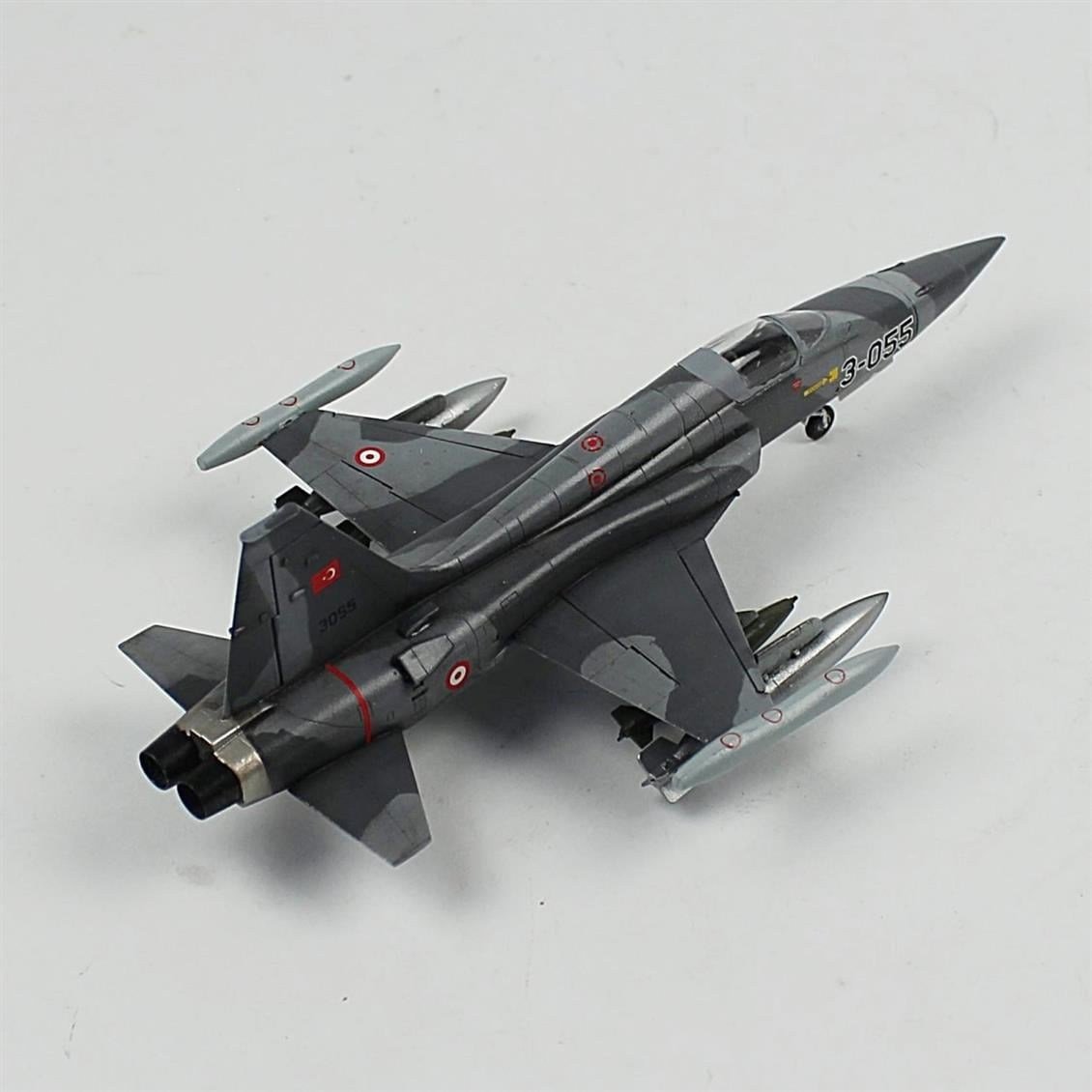 QD158 1/72 Ölçek, NF-5A Freedom Fighter EX KLU, F16 TuAF Zebra Şemalı Sergilemeye Hazır Plastik Uçak Maketi