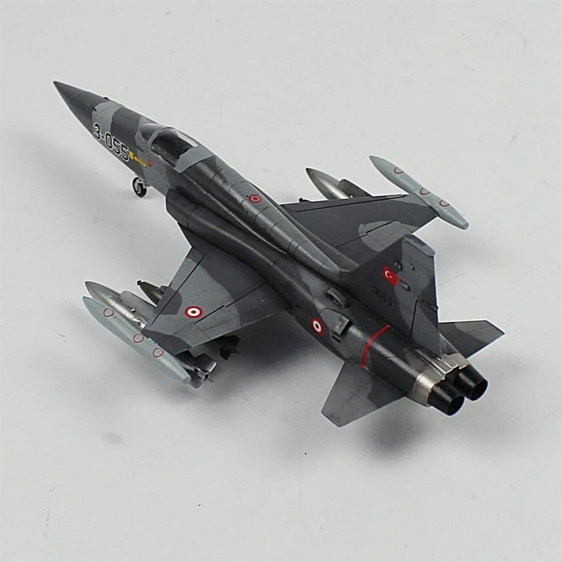 QD158 1/72 Ölçek, NF-5A Freedom Fighter EX KLU, F16 TuAF Zebra Şemalı Sergilemeye Hazır Plastik Uçak Maketi