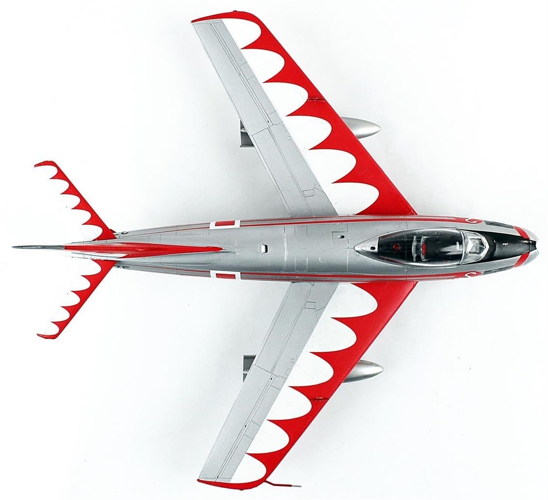 QD163 1/48 Ölçek, F-86E Sabre (Uçan Kuğular) Sergilemeye Hazır Plastik Savaş Uçağı Modeli