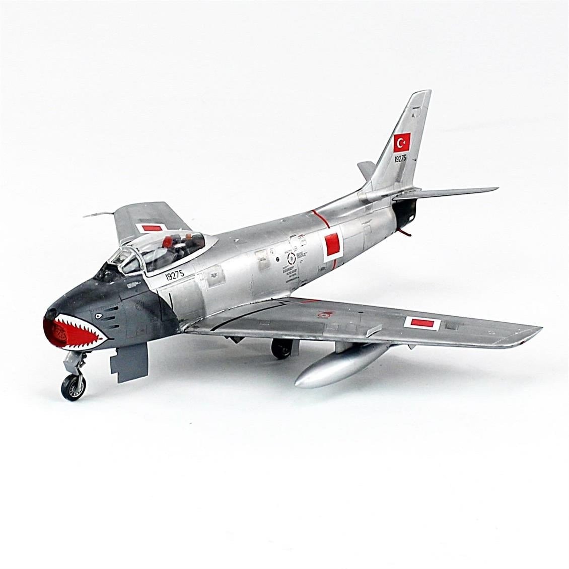 QD165 1/48 Ölçek, F-86E Sabre (Eskişehir Filo) Sergilemeye Hazır Plastik Savaş Uçağı Modeli