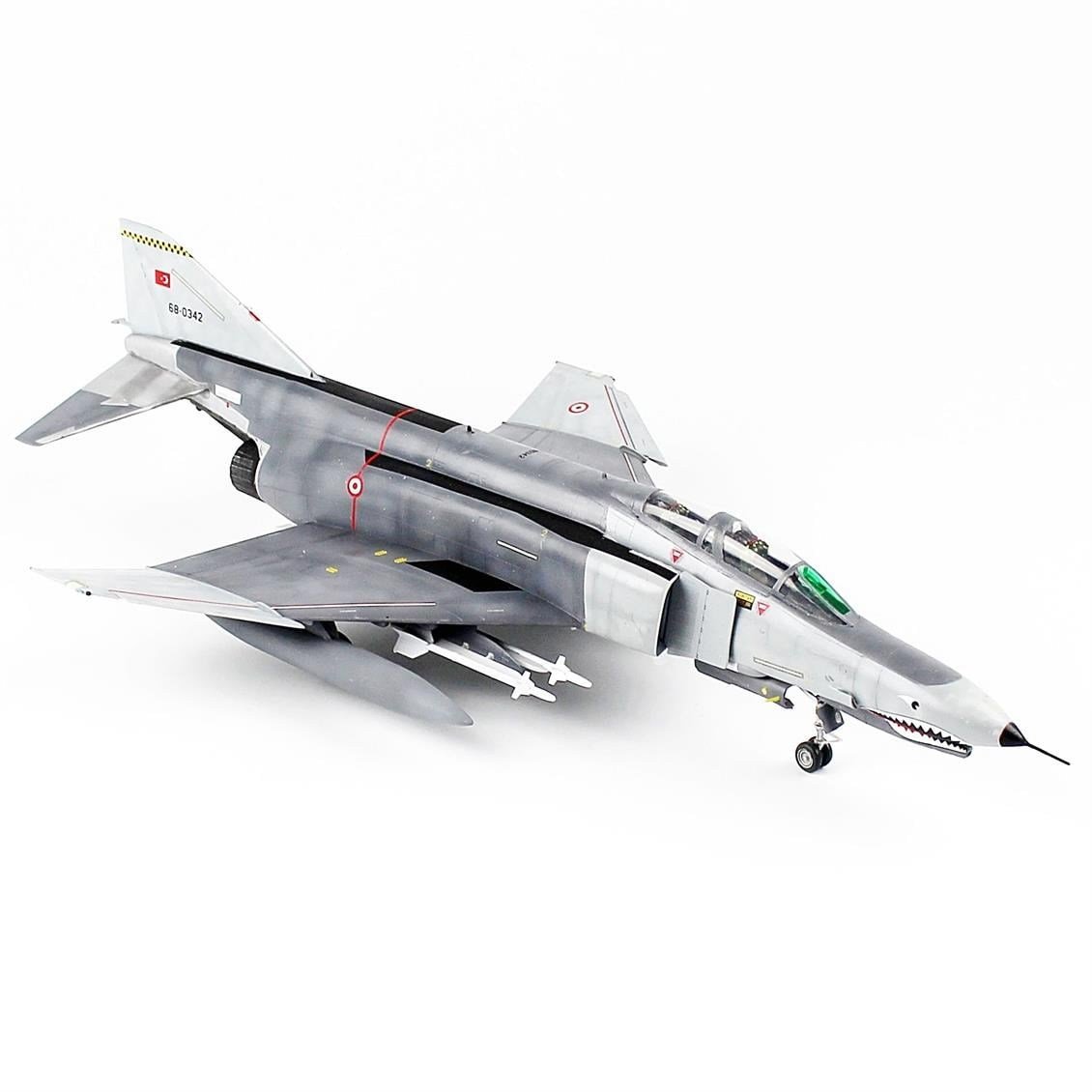 QD167 1/48 Ölçek, F4 Phantom-II, 172. Şahinler Filo, Sergilemeye Hazır Plastik Uçak Maketi