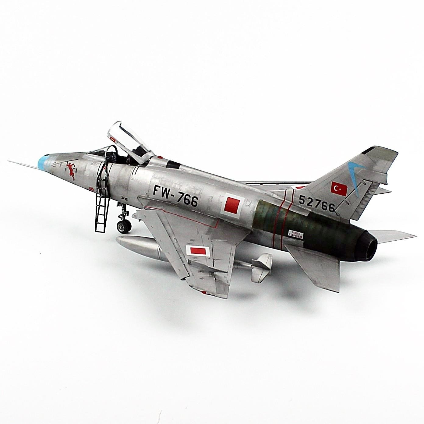 QD169 1/48 F-100F, 112. Şeytan Filo, Cengiz Topel Uçağı, Sergilemeye Hazır Plastik Savaş Uçağı Modeli
