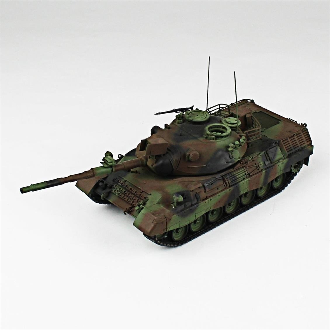 QD201 1/35 Leopard 1A2, Italeri, Sergilemeye Hazır Plastik Tank Modeli