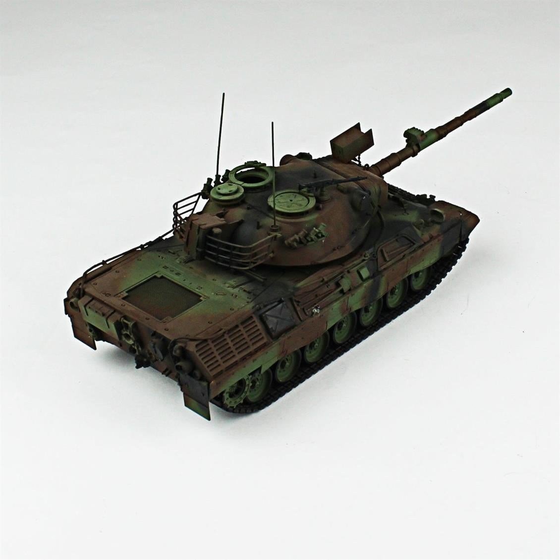 QD201 1/35 Leopard 1A2, Italeri, Sergilemeye Hazır Plastik Tank Modeli