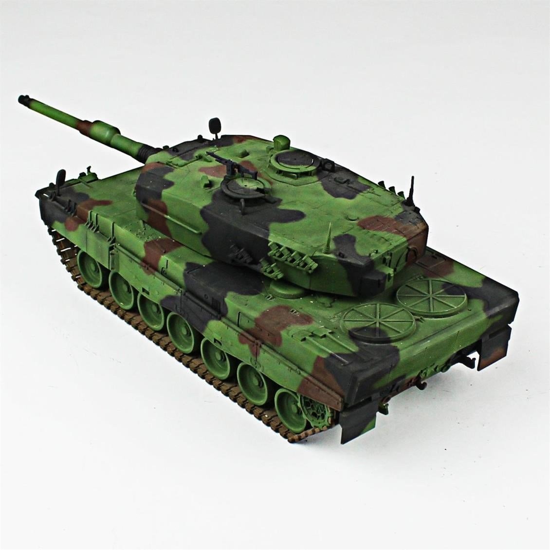 QD210 1/35 Leopard 2A4, Esci, Sergilemeye Hazır Plastik Tank Modeli