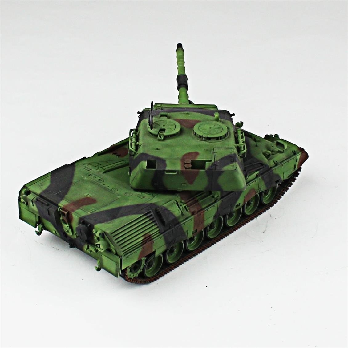 QD211 1/35 Leopard 1A4, Tamiya, Sergilemeye Hazır Plastik Tank Modeli