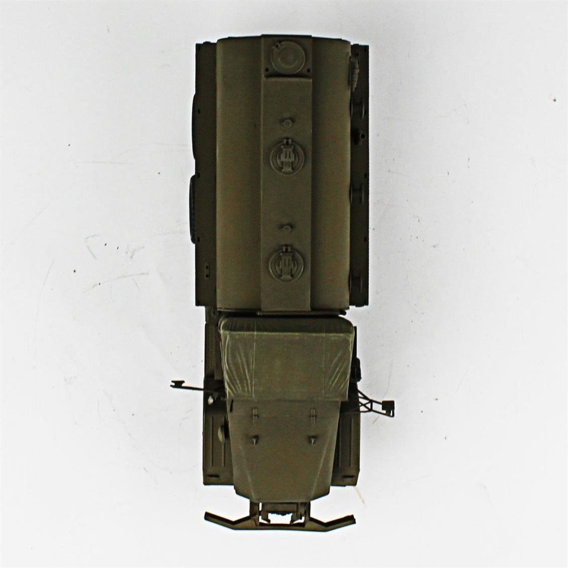QD222 1/35 M49A2 REO Yakıt Tankeri, AFV Club, Sergilemeye Hazır Plastik Tank Modeli
