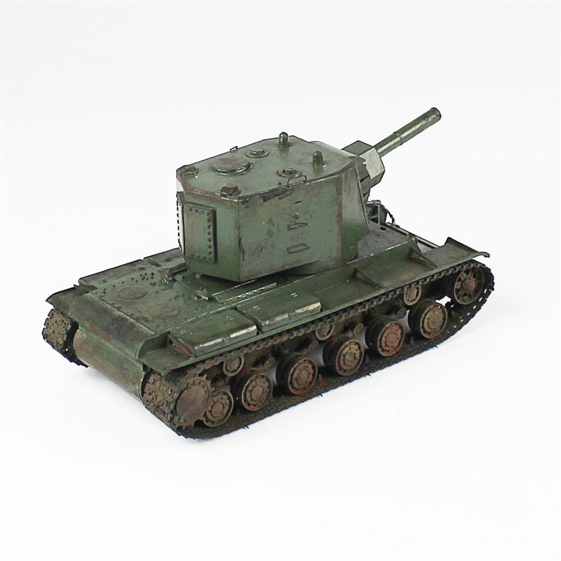 QD231 1/35 KV-2, Zvezda, Sergilemeye Hazır Plastik Tank Modeli