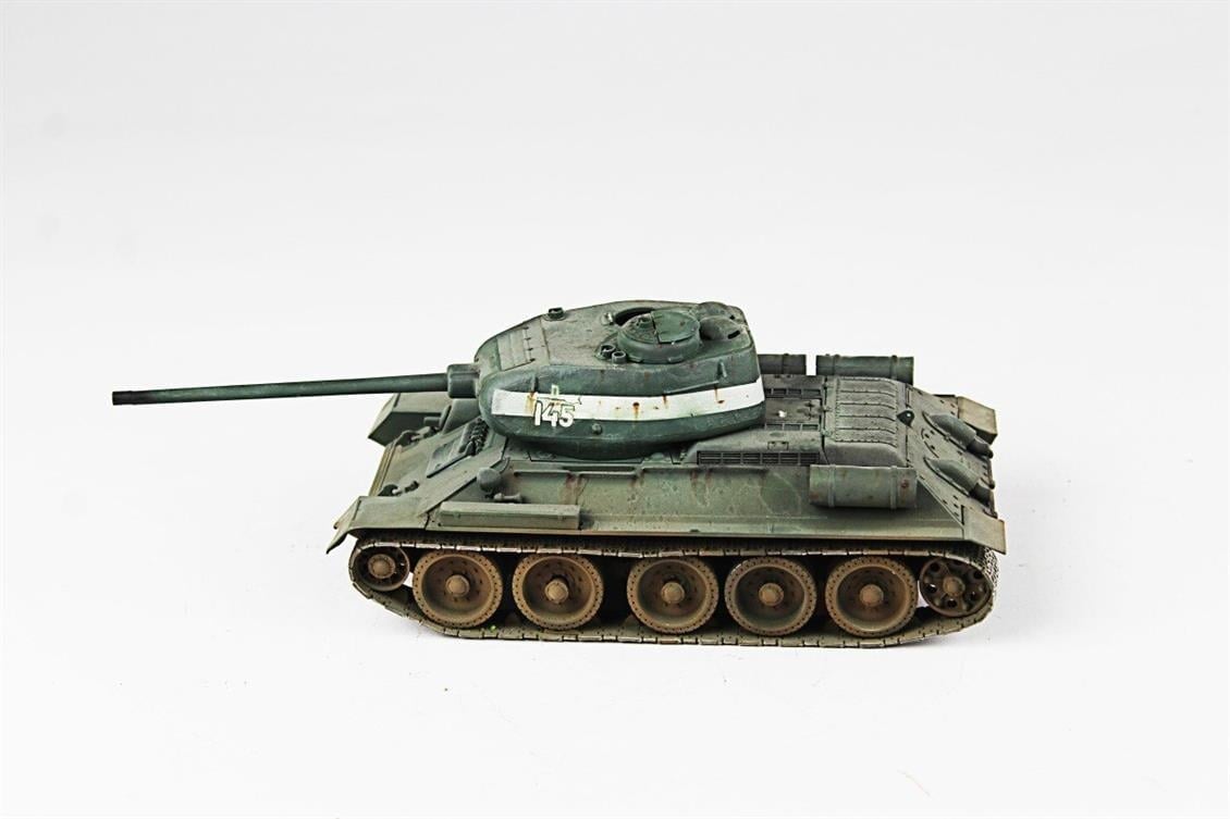 QD244 1/35 T-34/85, Tamiya, Sergilemeye Hazır Plastik Tank Modeli