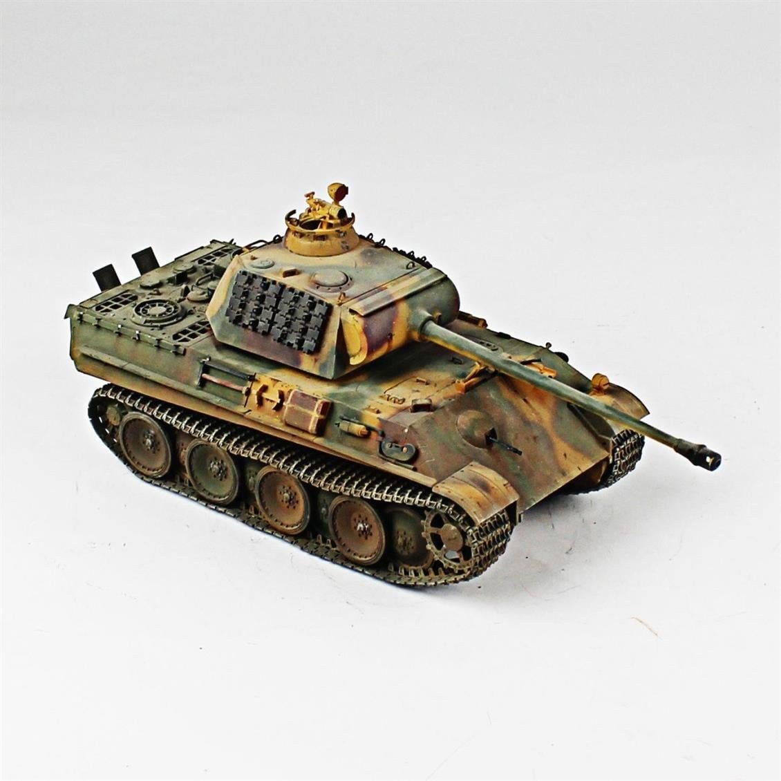 QD247 1/35 Panther, Tamiya, Sergilemeye Hazır Plastik Tank Modeli