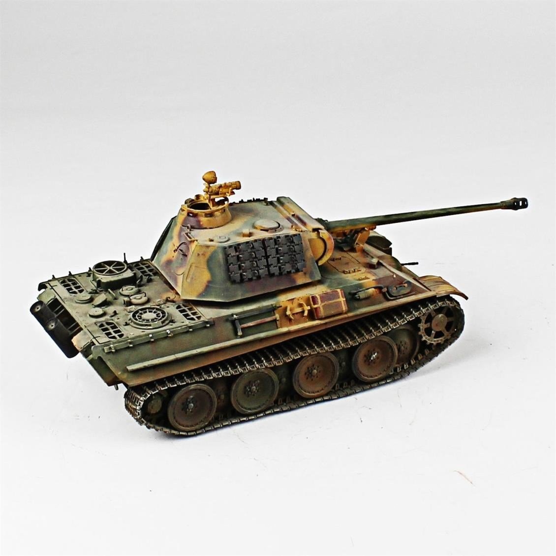QD247 1/35 Panther, Tamiya, Sergilemeye Hazır Plastik Tank Modeli