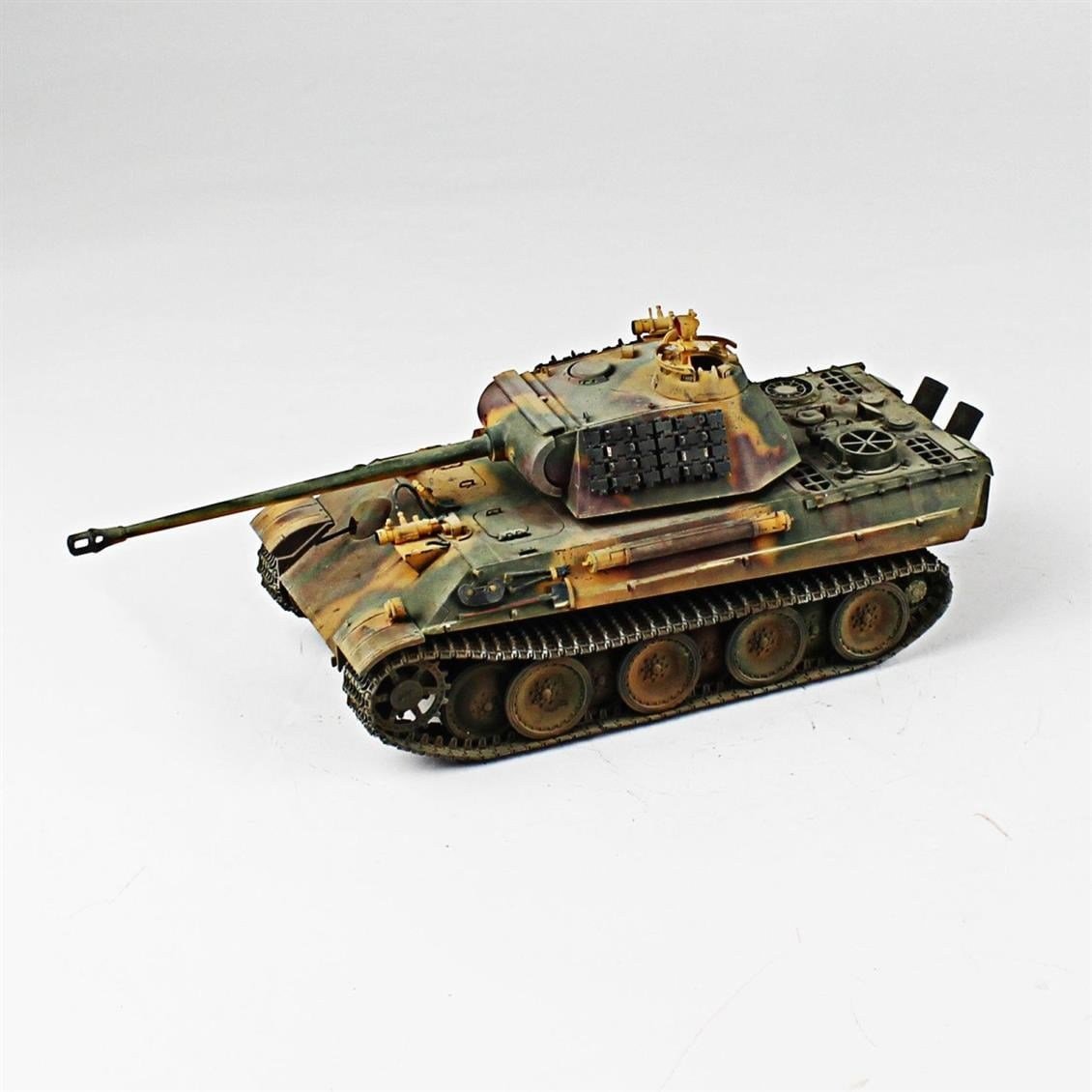 QD247 1/35 Panther, Tamiya, Sergilemeye Hazır Plastik Tank Modeli