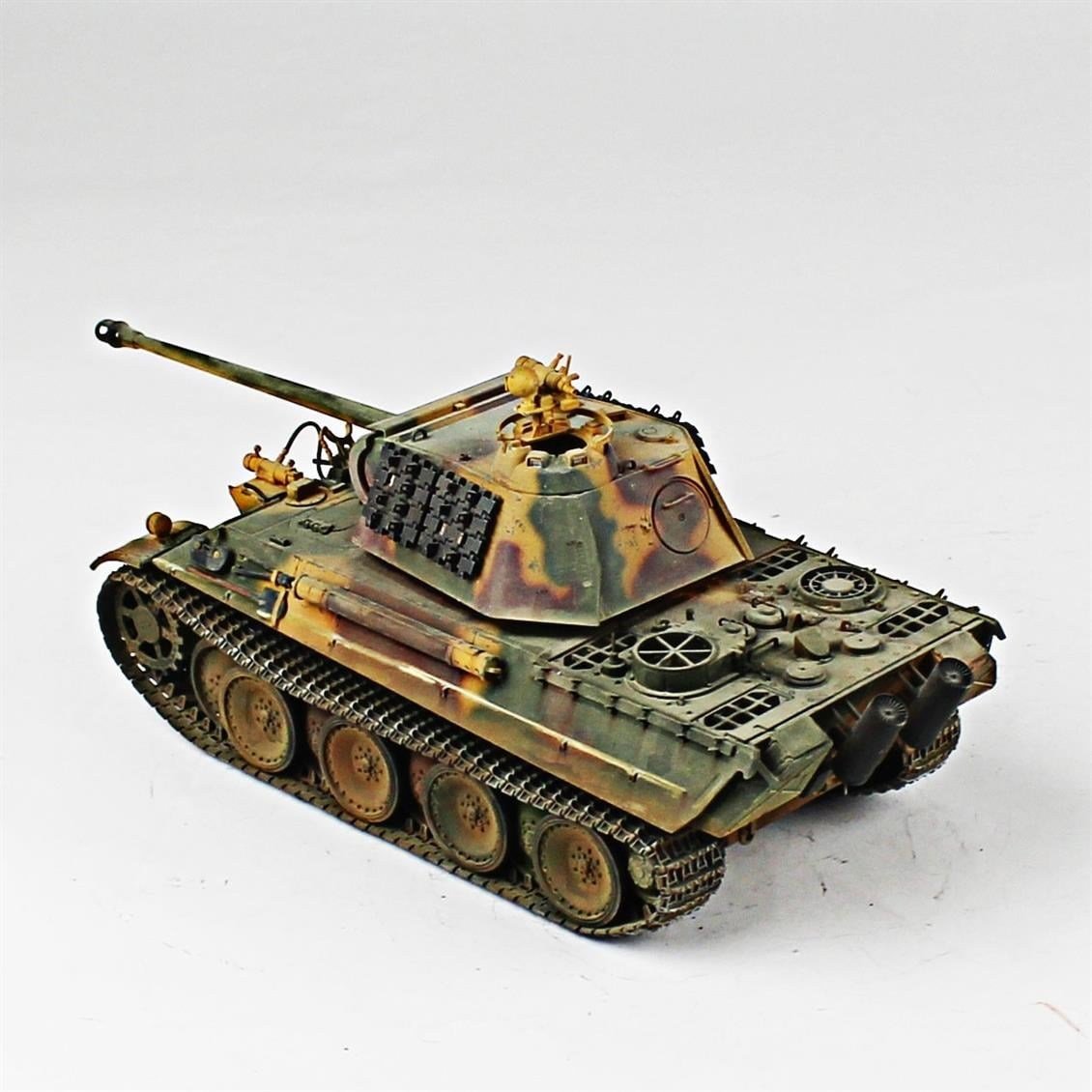 QD247 1/35 Panther, Tamiya, Sergilemeye Hazır Plastik Tank Modeli