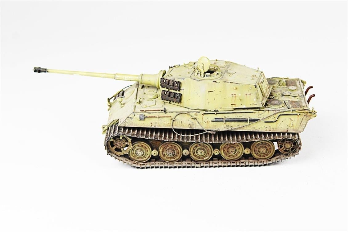 QD252 1/35 King Tiger, Tamiya, Sergilemeye Hazır Plastik Tank Modeli