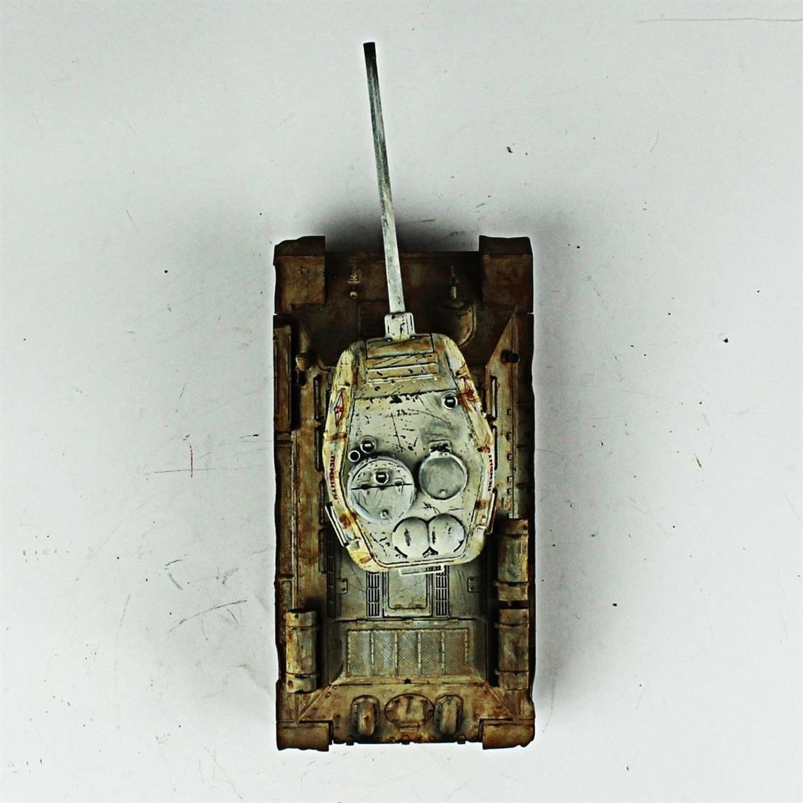 QD254 1/35 T-34/85, Tamiya, Sergilemeye Hazır Plastik Tank Modeli