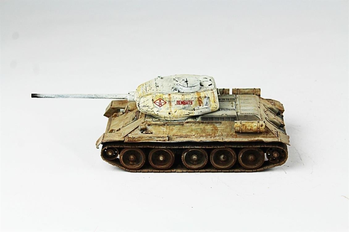 QD254 1/35 T-34/85, Tamiya, Sergilemeye Hazır Plastik Tank Modeli