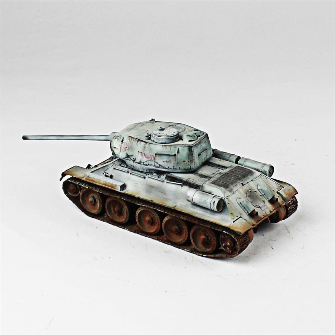 QD255 1/35 T-34/85, Tamiya, Sergilemeye Hazır Plastik Tank Modeli